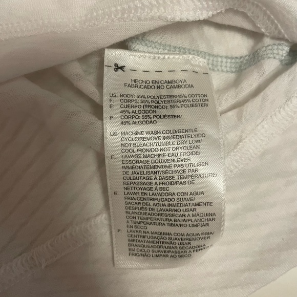 Reebok Women’s White Play Dry Athletic Shirt - Picture 4 of 5